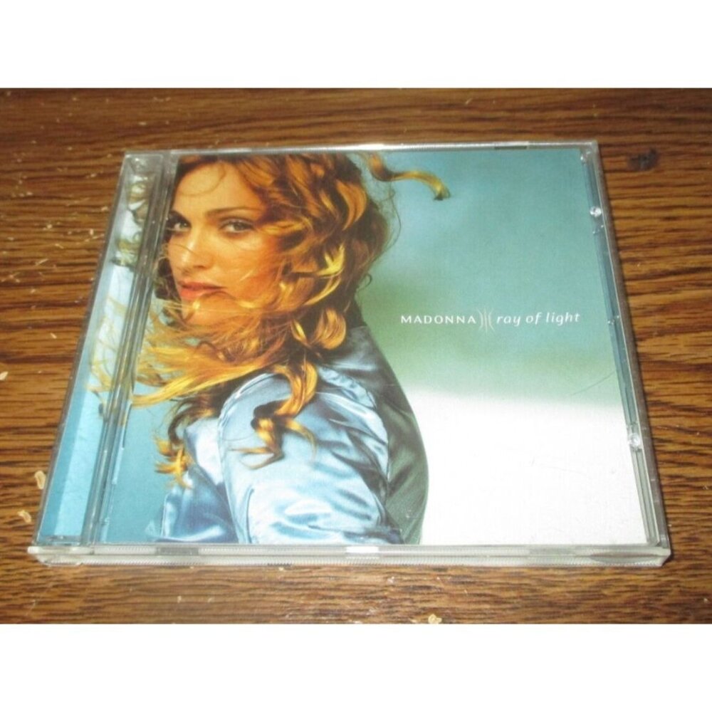 Madonna -Ray of Light on cd (Warner Bros., 1998)